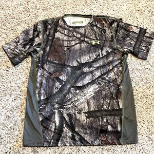 Men’s Under Armour  scent control XL hunting Tee in Mossy Oak/ Camo